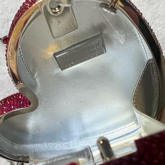 🖤SOLD🖤 Judith Leiber Couture Ruby Crystal-Embellished Heart-Shaped Clutch - Picture 16 of 17